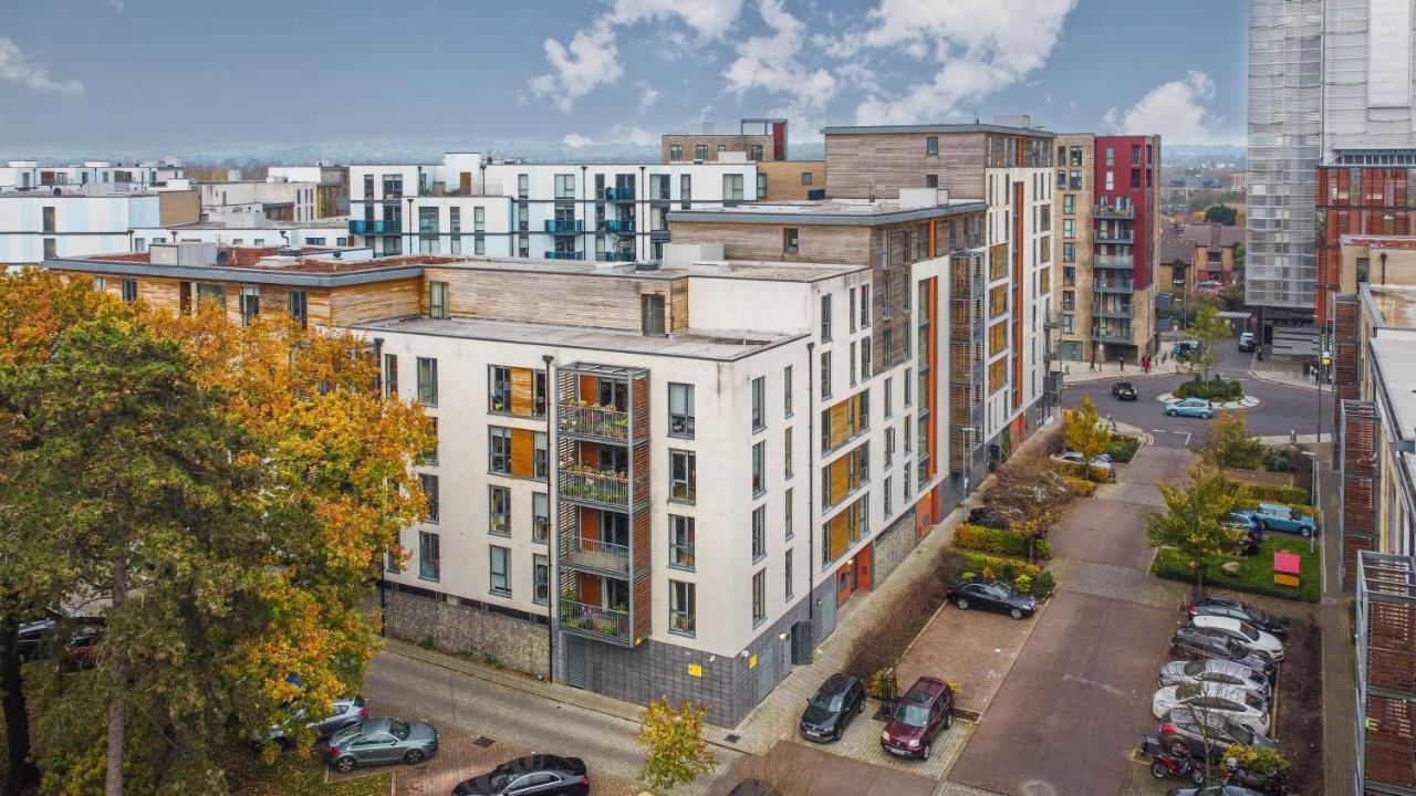 Spacious & Cosy, Netflix, Parking, Colindale Station Hendon Luaran gambar